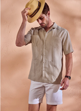 Load image into Gallery viewer, Cubavera Short Sleeve 100% Irish Linen Guayabera